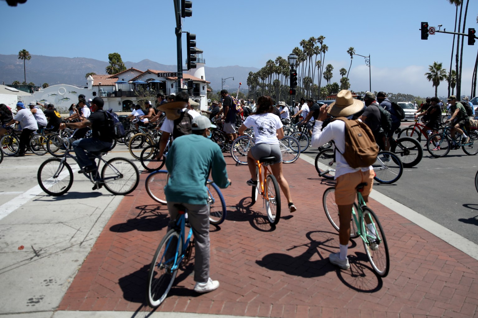 Santa Barbara City Council Considers Future Of Bikes On State Street