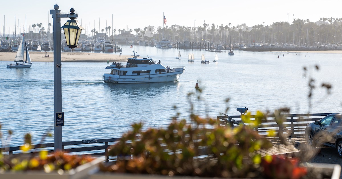 Explore the Storefronts of Santa Barbara’s Stearns Wharf – The Santa ...