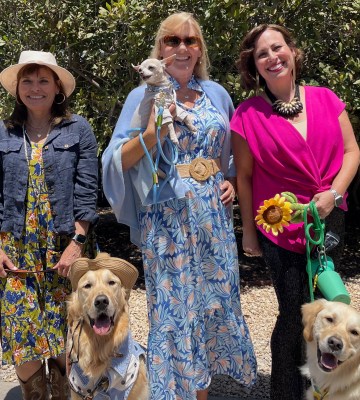 A Pawsitively Fashionable Show Benefits Therapy Dogs of SB