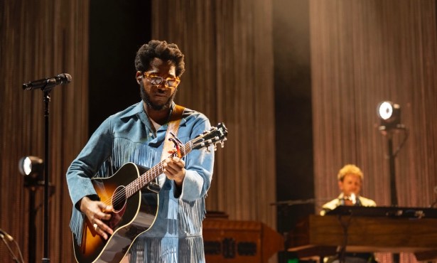 Review | An Entrancing Evening with Leon Bridges at the Santa Barbara Bowl