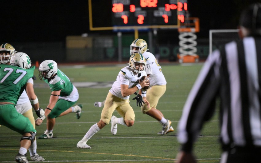 Santa Barbara High Football Drops Regular Season Finale to Thousand Oaks 34-28