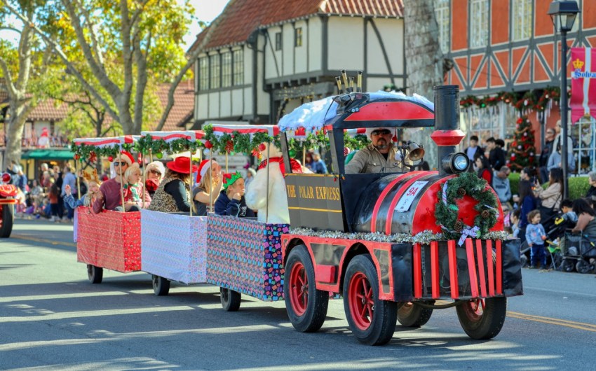 Solvang: One of the Best Christmas Towns Ever!