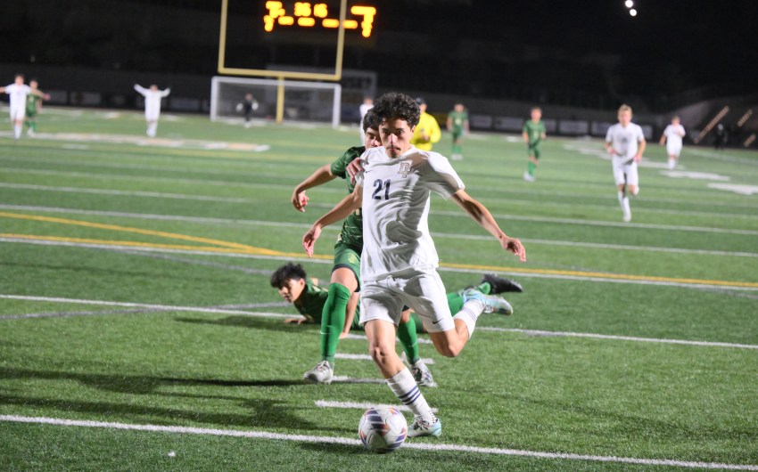 Dos Pueblos Boys Soccer Defeats Rival Santa Barbara 2-1 in Channel League Opener