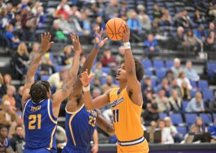 Gauchos Find Their Form in 78-66 Victory over Cal State Bakersfield